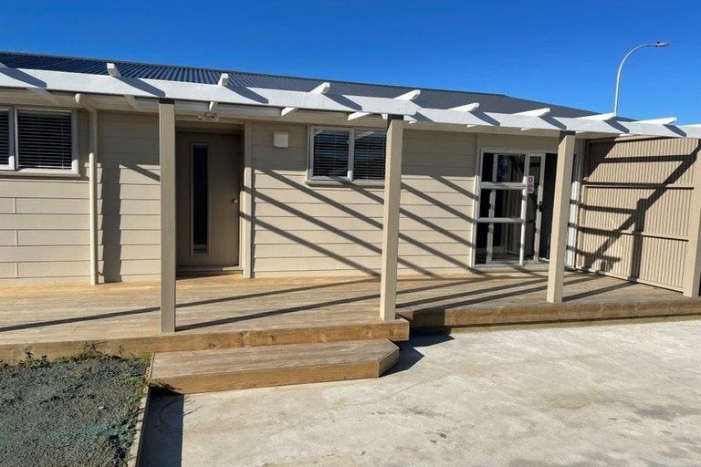Photo of property in 1a Saint Vincent Way, Waikanae, 5036