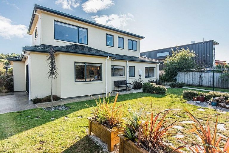 Photo of property in 53 Te Puia Drive, Aotea, Porirua, 5024