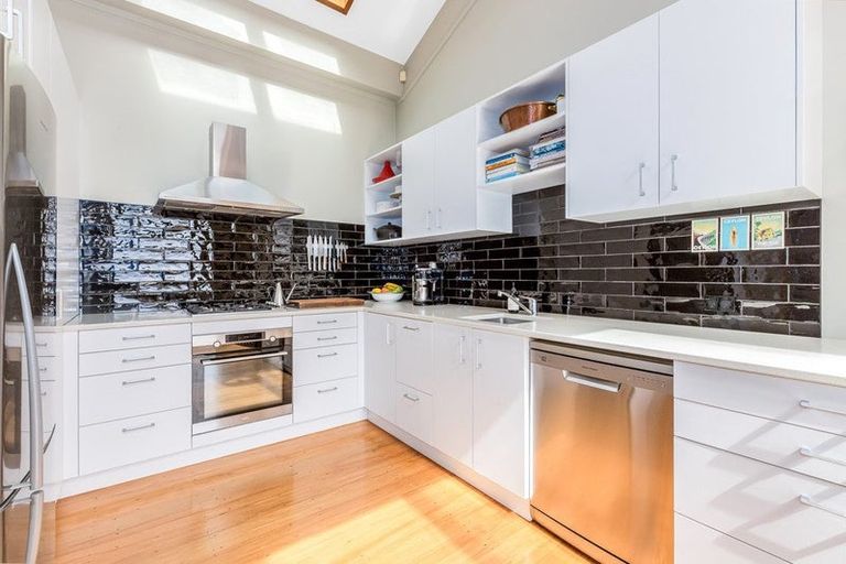 Photo of property in 37 Reuben Avenue, Brooklyn, Wellington, 6021