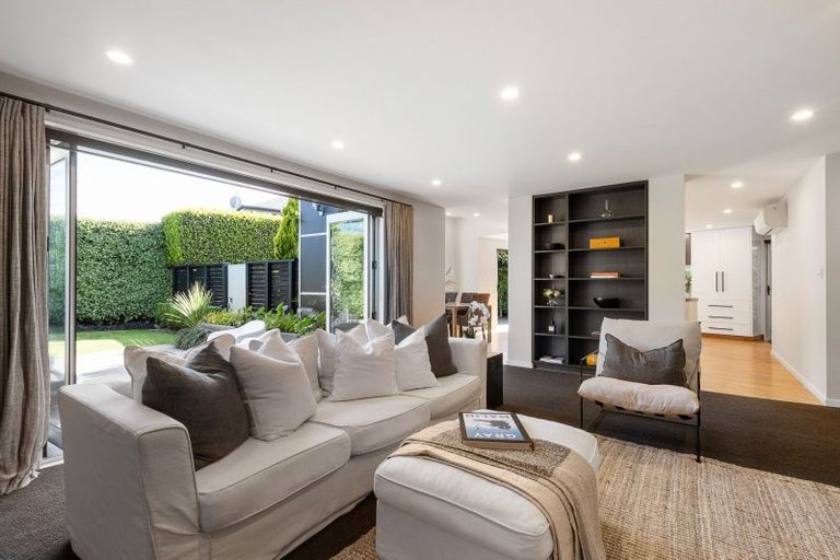 Photo of property in 51 Oxley Avenue, St Albans, Christchurch, 8014