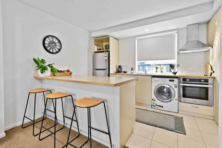 Photo of property in 5 Opito Way, East Tamaki, Auckland, 2013