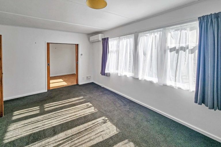 Photo of property in 15 Hunter Street, Taita, Lower Hutt, 5011