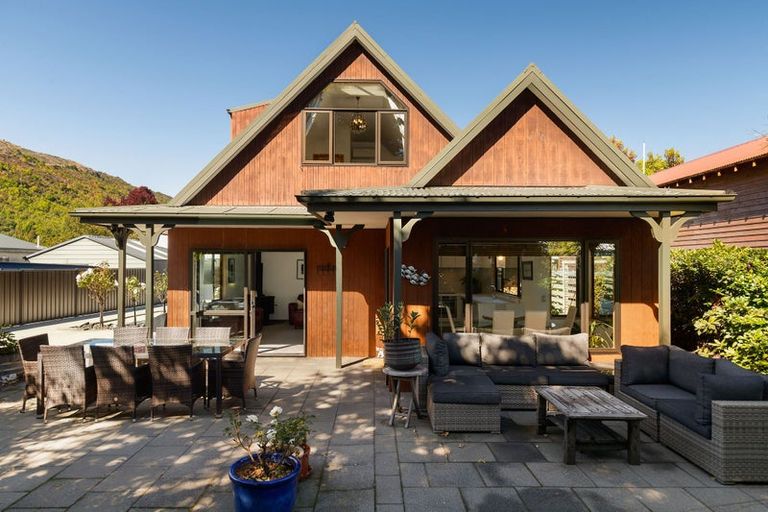 Photo of property in 10 Cornwall Street, Arrowtown, 9302