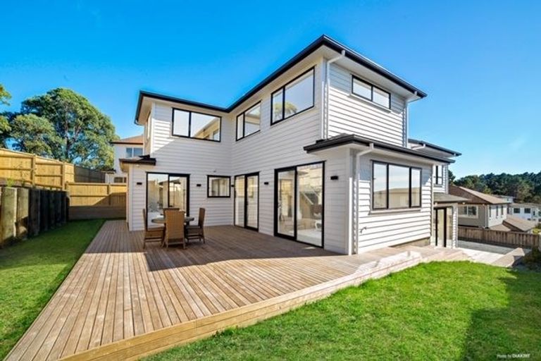 Photo of property in 13 Golden Morning Drive, Albany Heights, Auckland, 0632