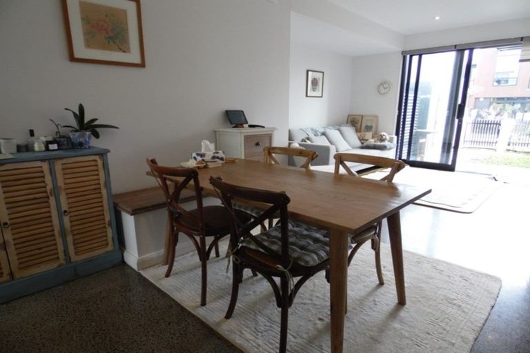 Photo of property in 16 Cochrane Road, Hobsonville, Auckland, 0616