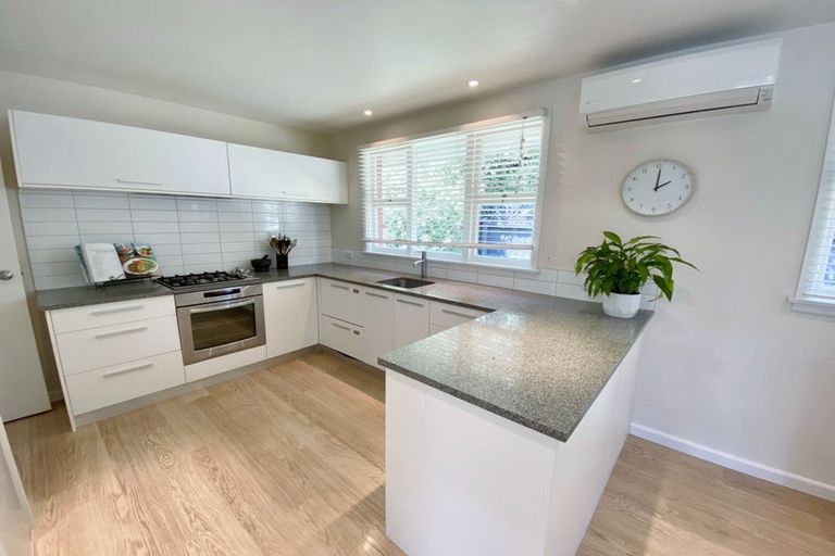 Photo of property in 17 Landsdowne Terrace, Cashmere, Christchurch, 8022