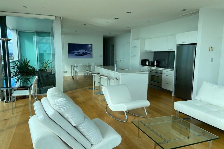 Photo of property in Sentinel Apartments, 2001/3 Northcroft Street, Takapuna, Auckland, 0622