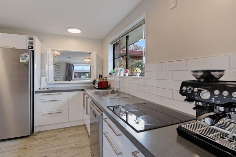 Photo of property in 115 Hawthornden Road, Avonhead, Christchurch, 8042