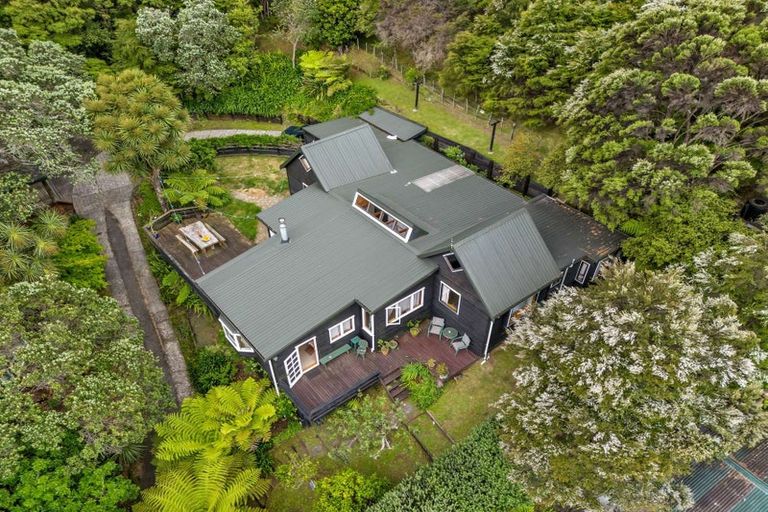Photo of property in 5b Pohutukawa Grove, Whitianga, 3510