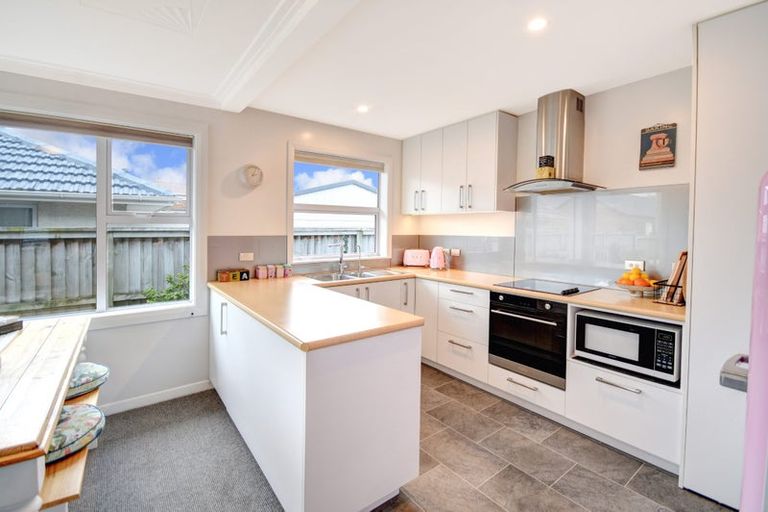 Photo of property in 141 Macandrew Road, South Dunedin, Dunedin, 9012