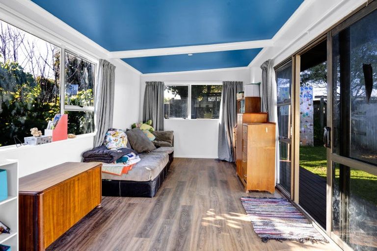 Photo of property in 10 Cook Street, Marfell, New Plymouth, 4310