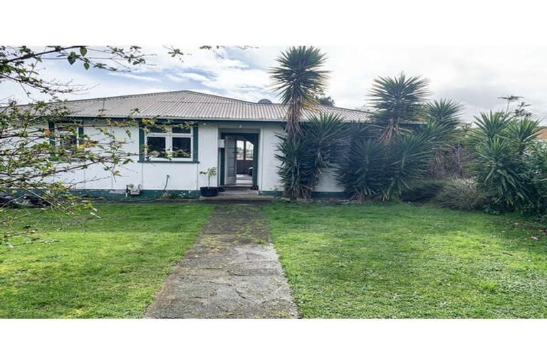 Photo of property in 24 Mckenzie Street, Levin, 5510