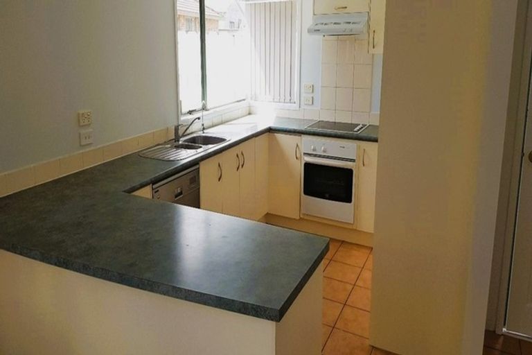 Photo of property in 8 Anton Place, Takanini, 2112