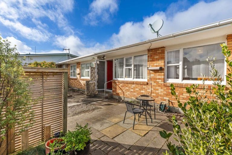 Photo of property in 1/84 Linton Street, West End, Palmerston North, 4410