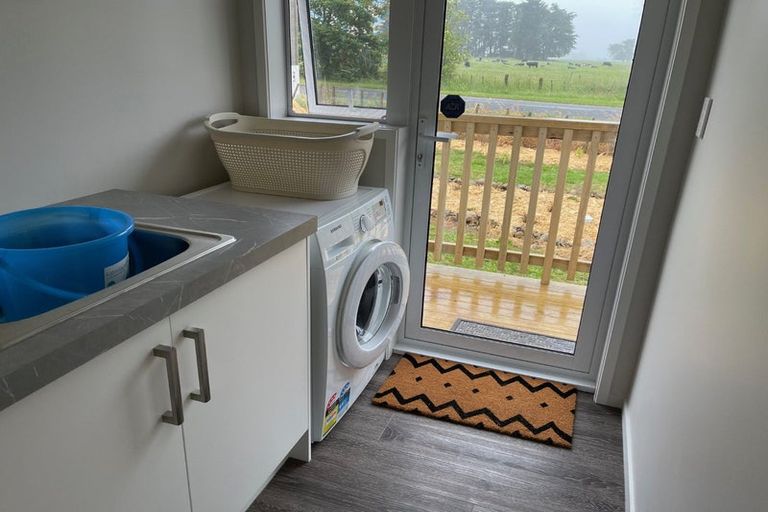 Photo of property in 275 Tararua Road, Levin, 5571