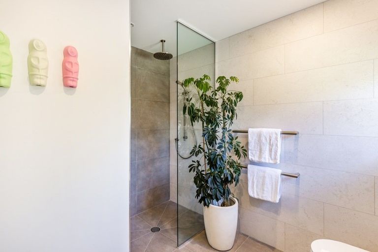 Photo of property in 358 Lake Terrace, Two Mile Bay, Taupo, 3330