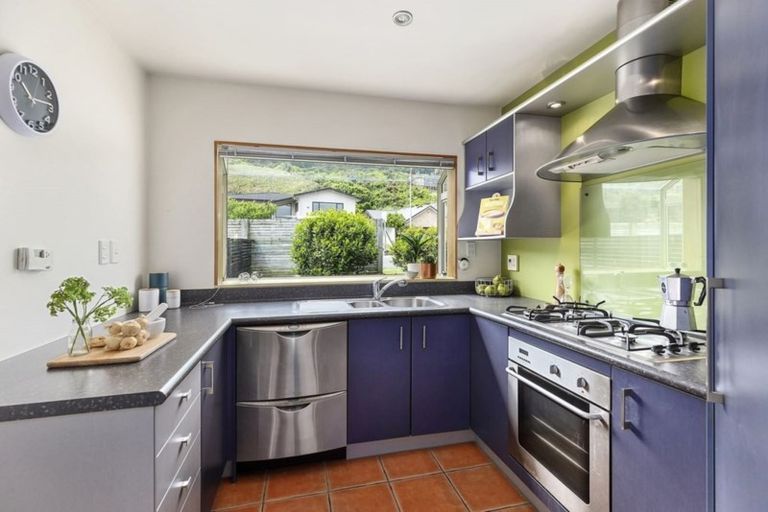 Photo of property in 16 Kilkelly Close, Tawa, Wellington, 5028