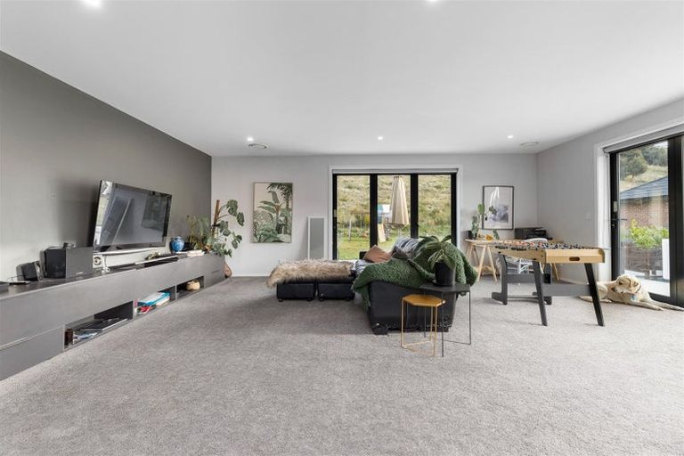 Photo of property in 31 Kingfisher Crescent, Albert Town, Wanaka, 9305