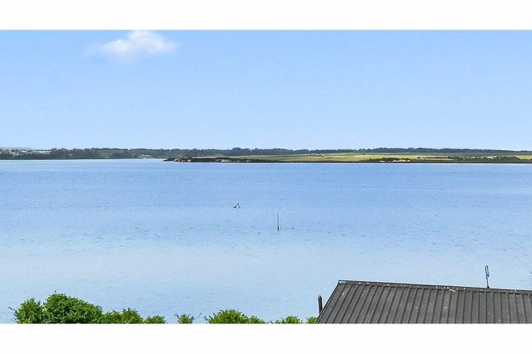 Photo of property in 13a Lawson Way, Weymouth, Auckland, 2103