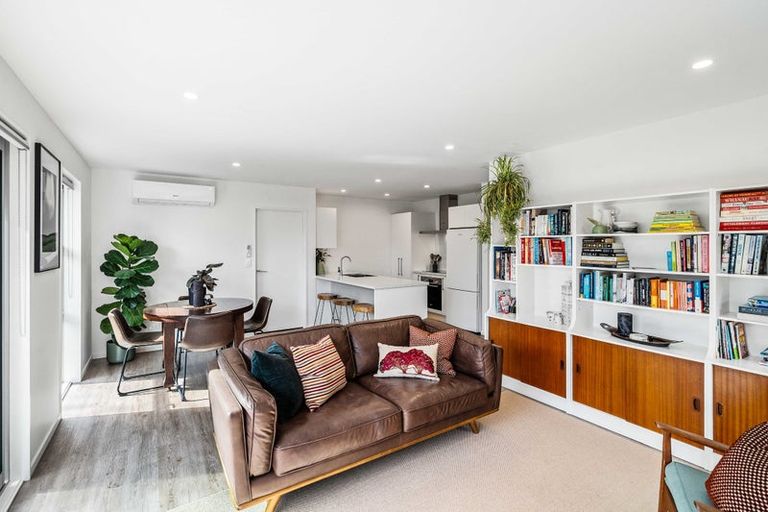 Photo of property in 2/3 Nyoli Street, Northcote, Christchurch, 8052