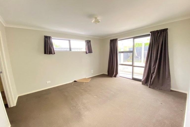 Photo of property in 16 Waiarohia Place, Hobsonville, Auckland, 0616