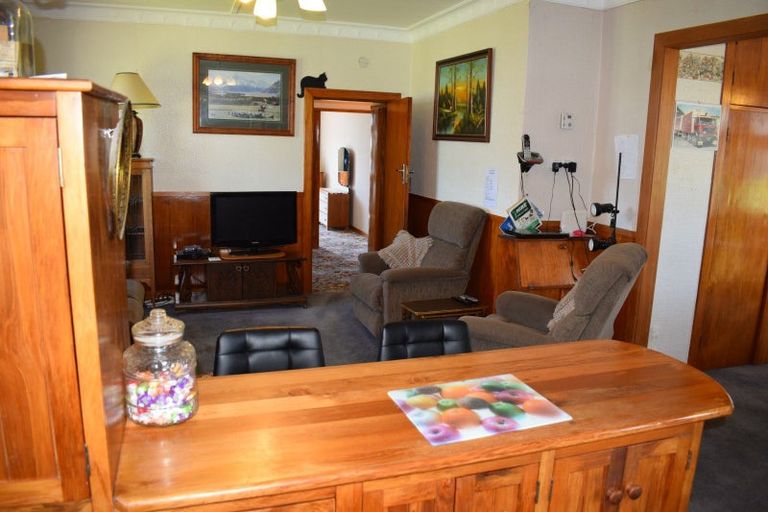 Photo of property in 72 Clifden Highway, Tuatapere, 9691