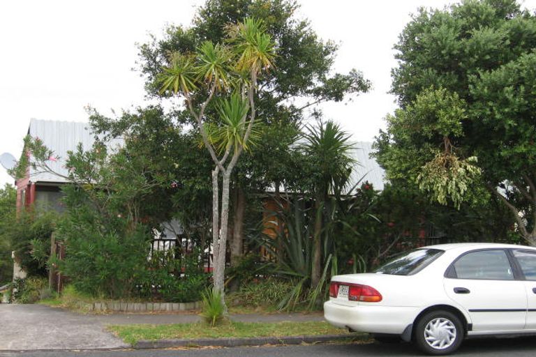 Photo of property in 64 Sartors Avenue, Browns Bay, Auckland, 0630