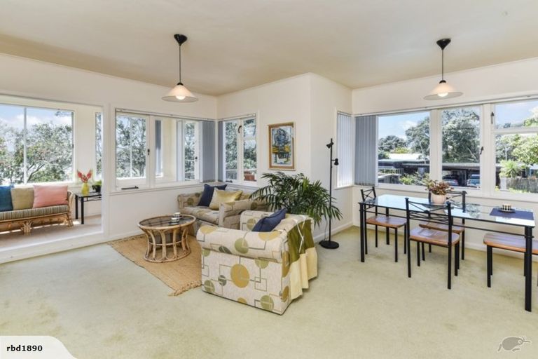 Photo of property in 1/8 Second Avenue, Stanley Point, Auckland, 0624
