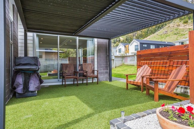 Photo of property in 48 Banks Boulevard, Whitby, Porirua, 5024