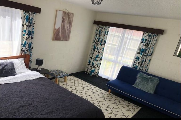 Photo of property in 28 Prangley Avenue, Mangere, Auckland, 2022