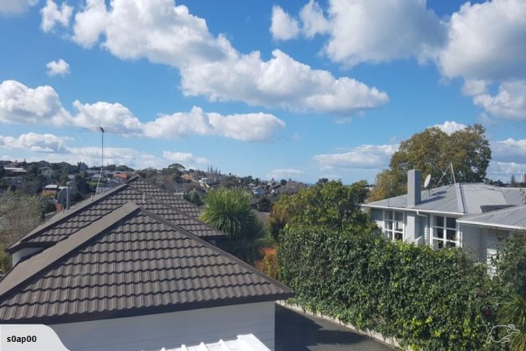 Photo of property in 20a Corunna Road, Milford, Auckland, 0620