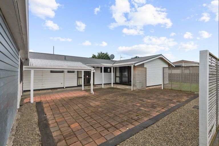 Photo of property in 44 Fox Street, Woodville, 4920