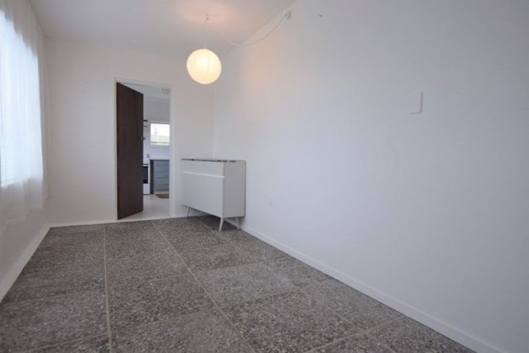 Photo of property in 19a Cleve Road, Green Bay, Auckland, 0604