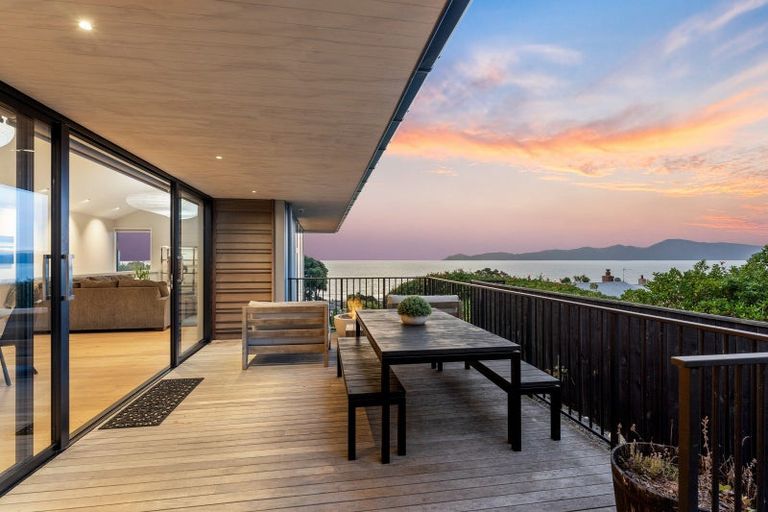 Photo of property in 15 Karekare Road, Raumati South, Paraparaumu, 5032