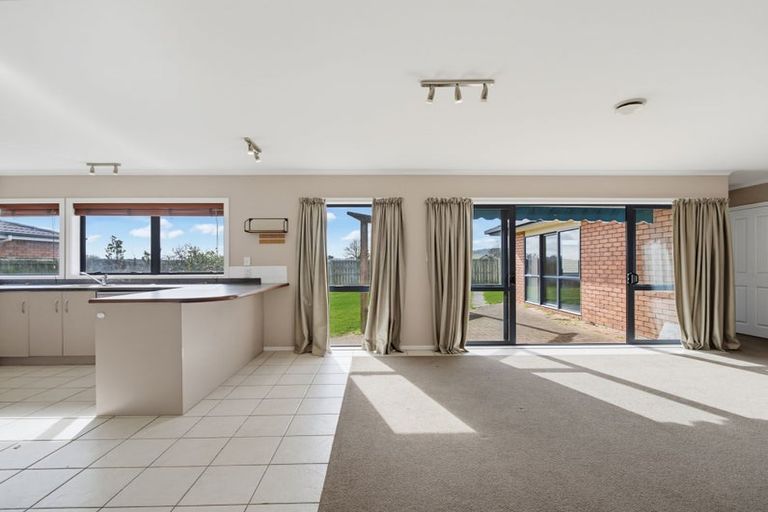 Photo of property in 5 Duggan Drive, Owhata, Rotorua, 3010