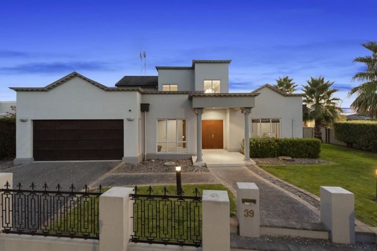 Photo of property in 39 Caversham Drive, Rototuna, Hamilton, 3210