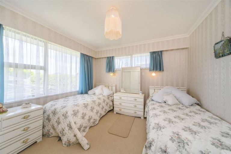 Photo of property in 19 Caulfield Place, Awapuni, Palmerston North, 4412