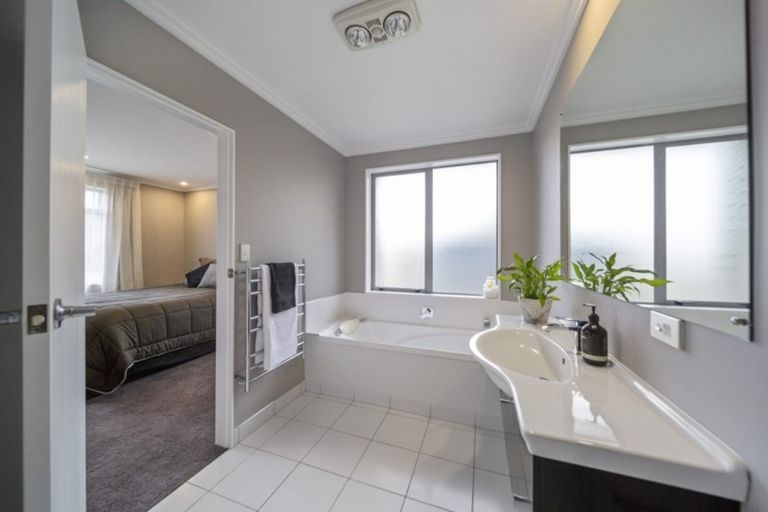 Photo of property in 21c Parkvue Drive, Bell Block, New Plymouth, 4312