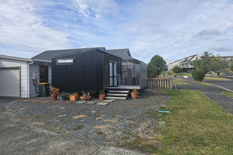 Photo of property in 12 Arohia Place, Snells Beach, 0920