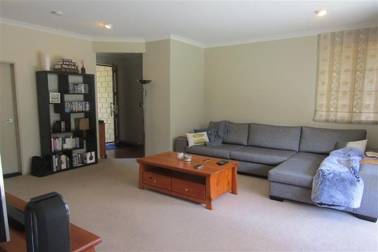 Photo of property in 337 Glenvar Road, Long Bay, Auckland, 0630