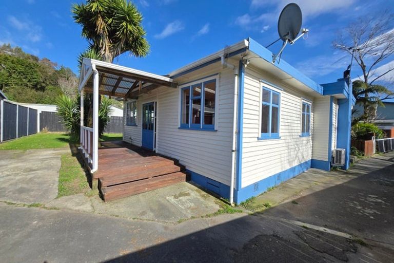 Photo of property in 2 Somme Road, Silverstream, Upper Hutt, 5019