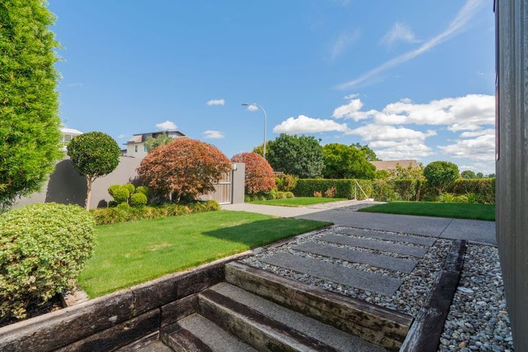 Photo of property in 142 Lake Crescent, Hamilton Lake, Hamilton, 3204