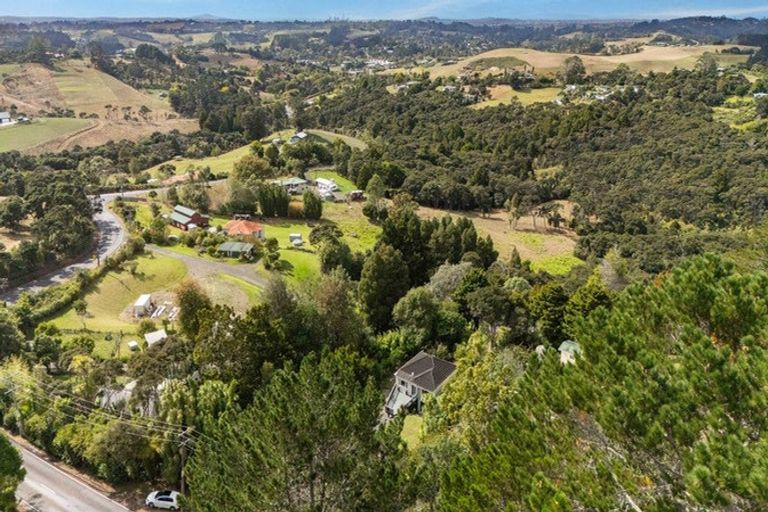 Photo of property in 143 Wairere Road, Waitakere, Henderson, 0782