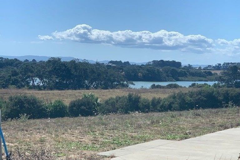 Photo of property in 10 Wheriko Avenue, Glenbrook, 2681