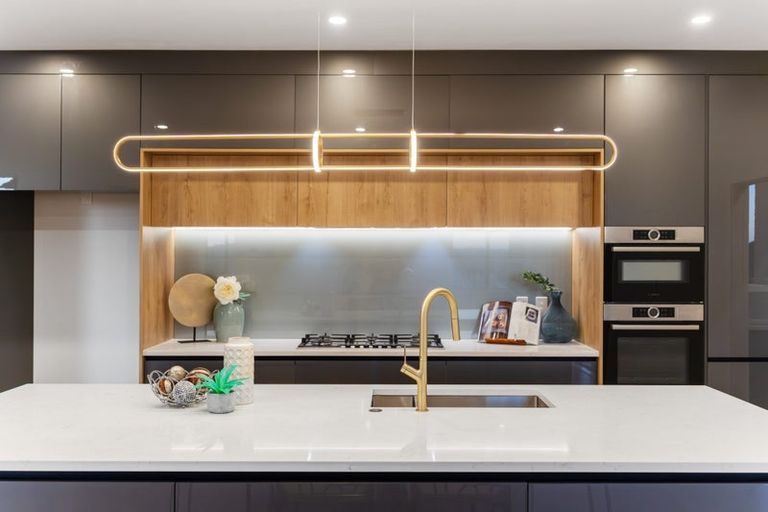 Photo of property in 17 Manawanui Way, Orewa, 0931