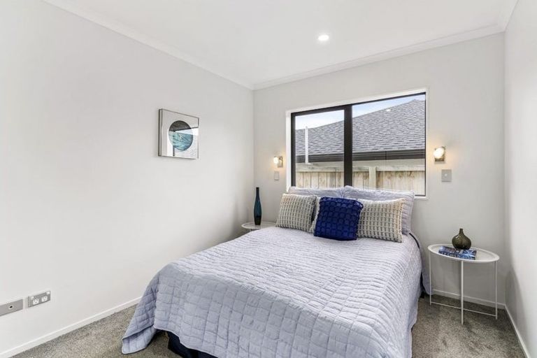 Photo of property in 33 Koroheke Road, Takanini, 2110