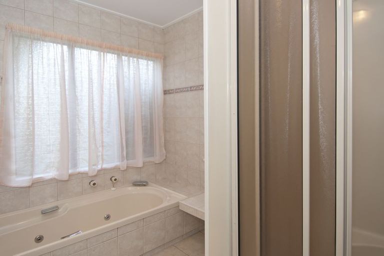 Photo of property in 24b Western Road, Otumoetai, Tauranga, 3110