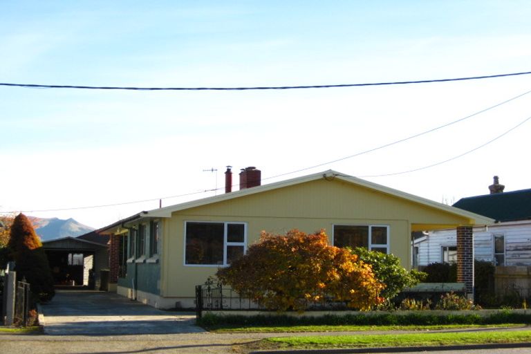 Photo of property in 19 Railway Esplanade, East Gore, Gore, 9710