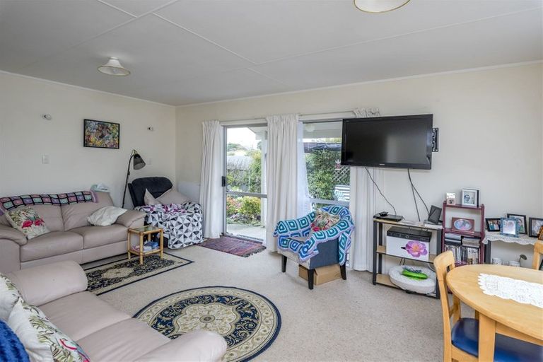 Photo of property in 110 Ryder Crescent, Levin, 5510