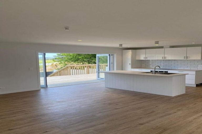 Photo of property in 35 Kowhai Street, Helensville, 0800